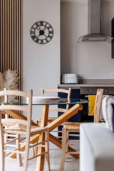 Modern 2 Bed, Cliff Top & Parking, F6 ボーンマス エクステリア 写真