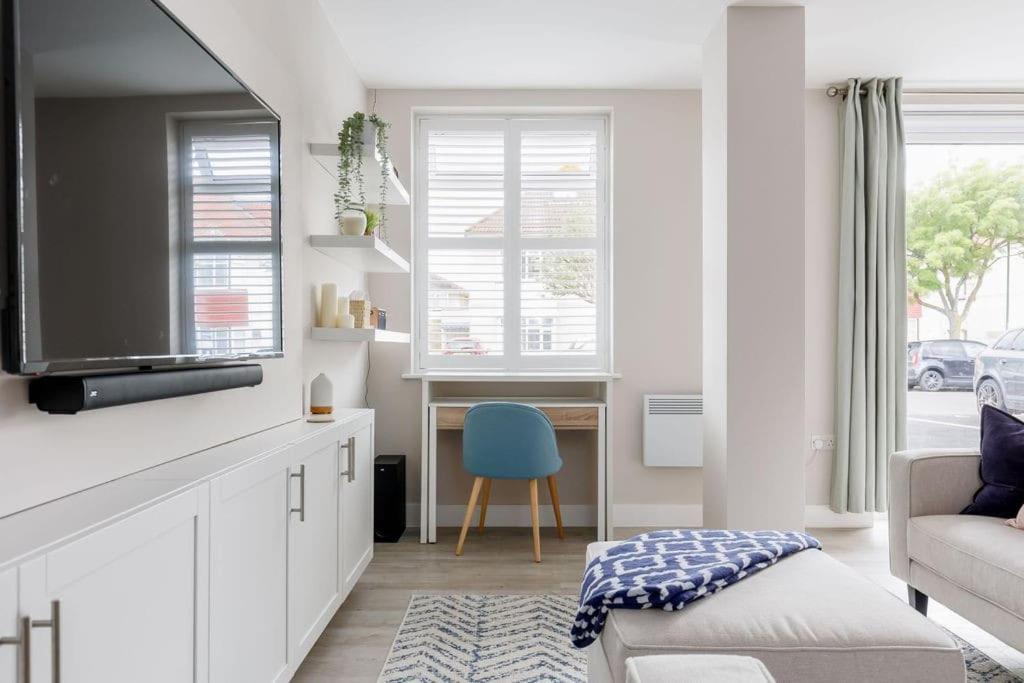 Modern 2 Bed, Cliff Top & Parking, F6 ボーンマス エクステリア 写真