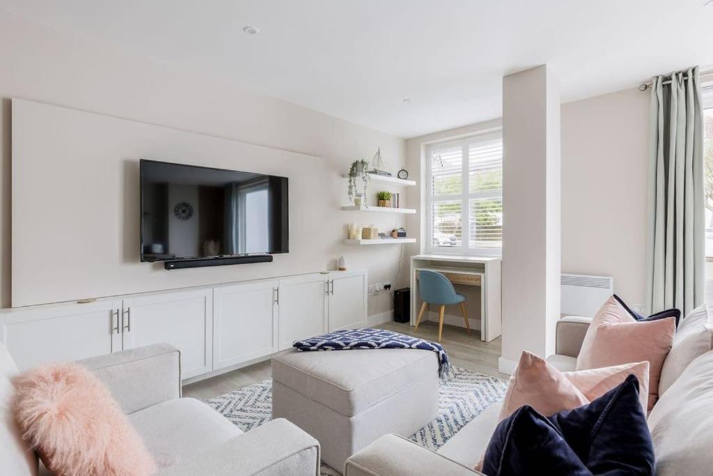 Modern 2 Bed, Cliff Top & Parking, F6 ボーンマス エクステリア 写真