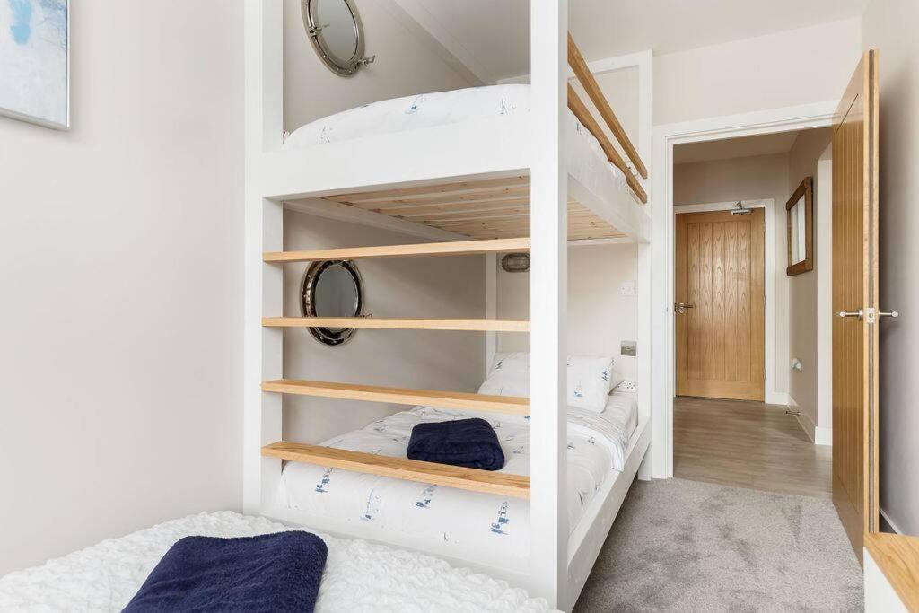 Modern 2 Bed, Cliff Top & Parking, F6 ボーンマス エクステリア 写真