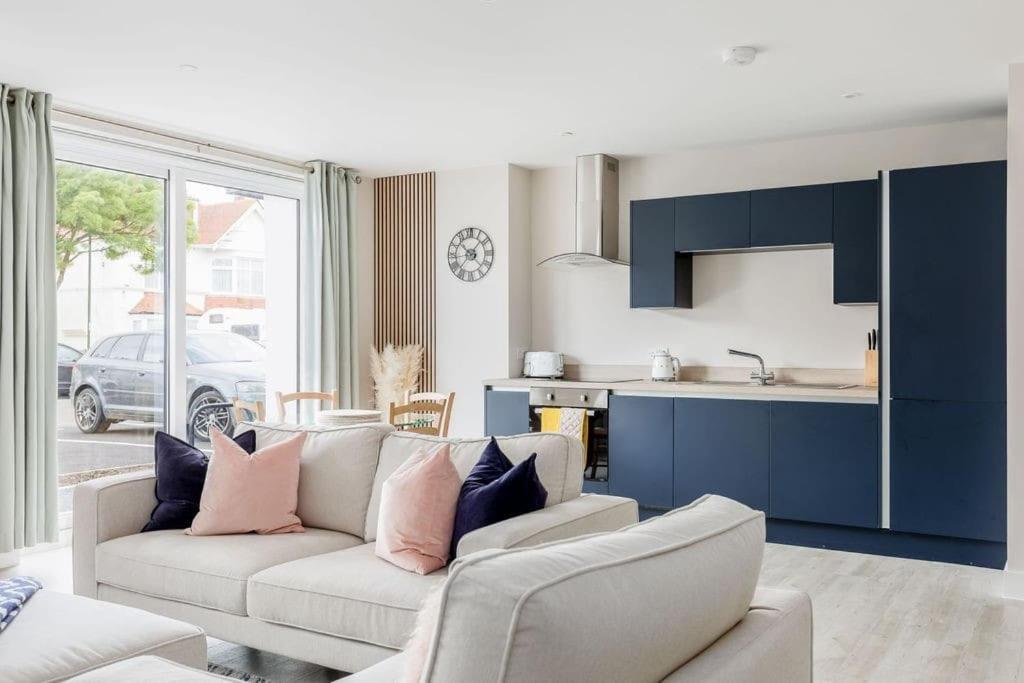Modern 2 Bed, Cliff Top & Parking, F6 ボーンマス エクステリア 写真