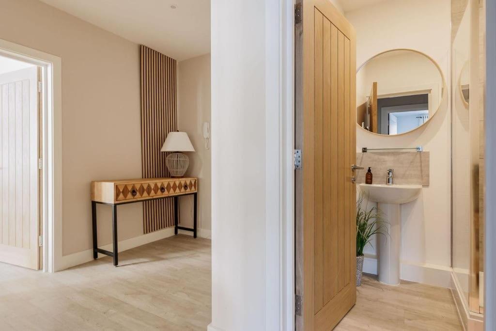 Modern 2 Bed, Cliff Top & Parking, F6 ボーンマス エクステリア 写真