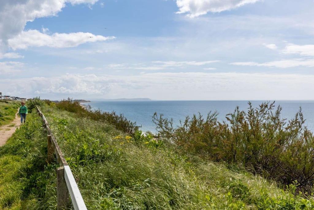 Modern 2 Bed, Cliff Top & Parking, F6 ボーンマス エクステリア 写真